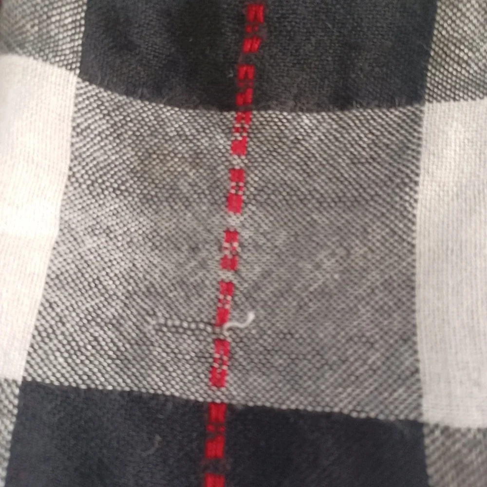 Maurice's‎ Women's Plaid Scarf Shawl Wrap Black White Red Fringe Viscose